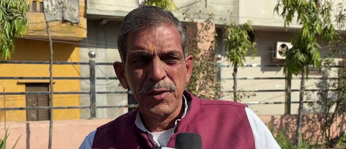 खाप पंचायतें महिलाओं की करती हैं इज्जत, रामचन्द्र जांगड़ा को माफी मांगनी चाहिए : सुरेश फौगाट खाप पंचायतें महिलाओं की करती हैं इज्जत, रामचन्द्र जांगड़ा को माफी मांगनी चाहिए : सुरेश फौगाट